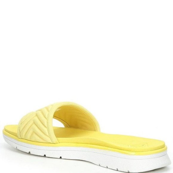 Antonio Melani Lannaii Quilted Logo Washable Slide Sandals - Picture 3 of 5